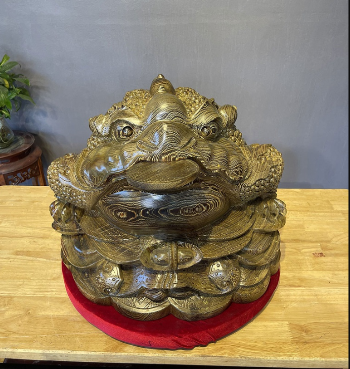 Tượng Cóc Thiềm Thừ Gỗ Mun Đuôi Công.png
